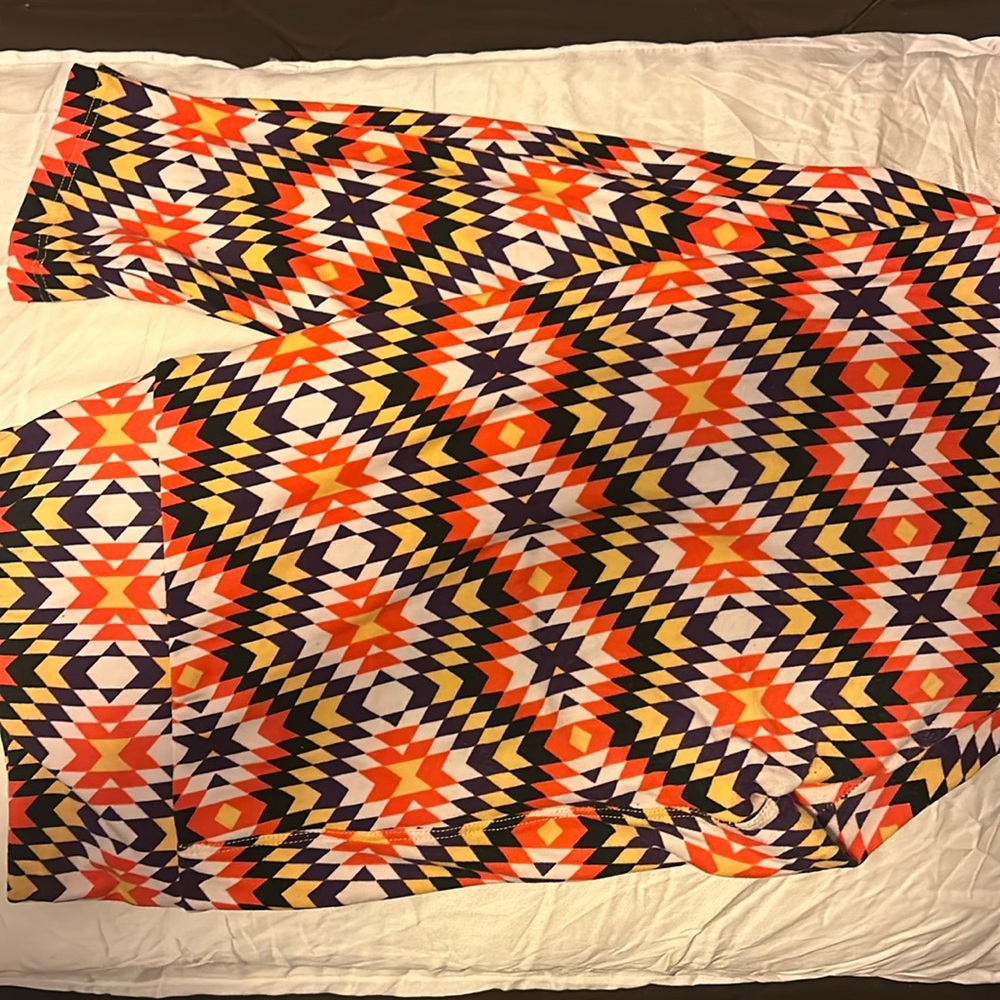 Tall and curvy lularoe Halloween leggings.